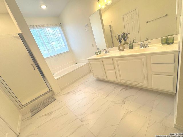 206 Mesa Loop, San Antonio, TX 78258