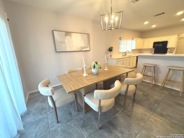 206 Mesa Loop, San Antonio, TX 78258