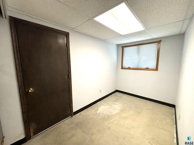 600 W 9th Ave Avenue, Lennox, SD 57039