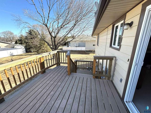 600 W 9th Ave Avenue, Lennox, SD 57039