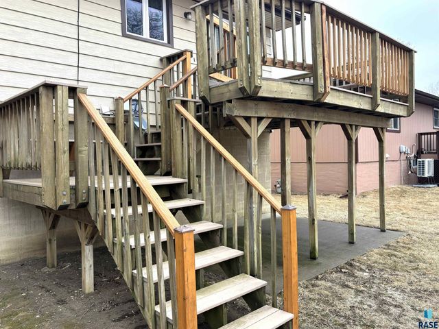 600 W 9th Ave Avenue, Lennox, SD 57039