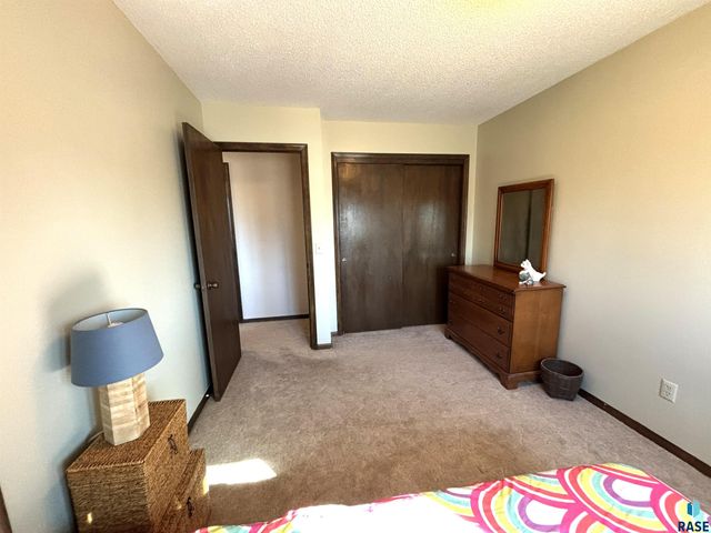 600 W 9th Ave Avenue, Lennox, SD 57039