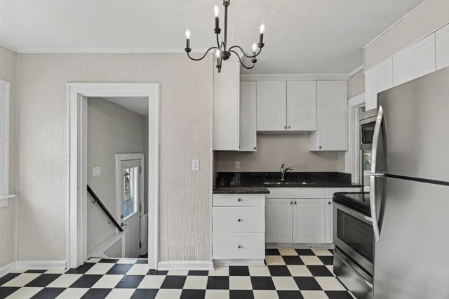 909 Arthur Avenue, Des Moines, IA 50316