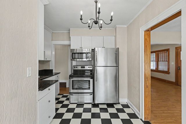 909 Arthur Avenue, Des Moines, IA 50316