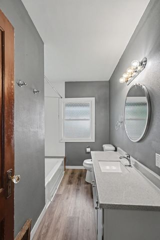 909 Arthur Avenue, Des Moines, IA 50316