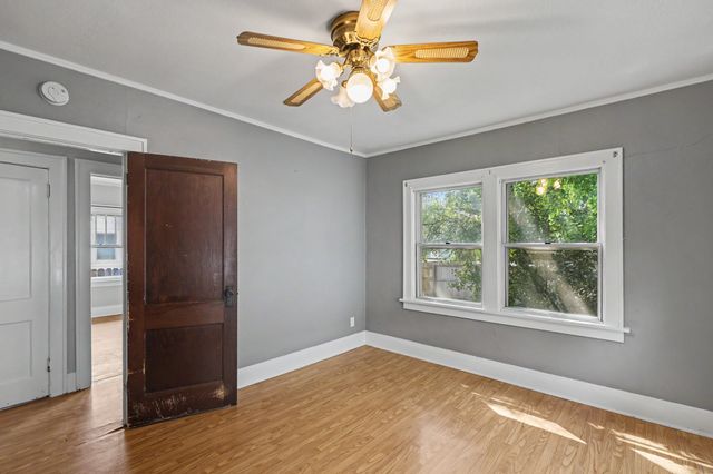 909 Arthur Avenue, Des Moines, IA 50316