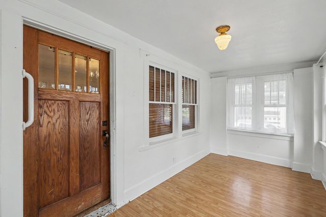 909 Arthur Avenue, Des Moines, IA 50316