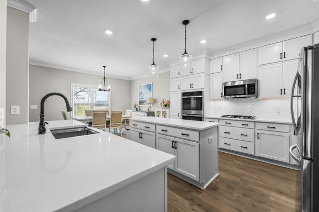 1121 Archibald Dr, Clarksville, TN 37040