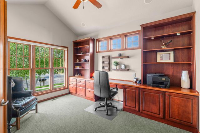 1106 Overlook Lane, Carver, MN 55315
