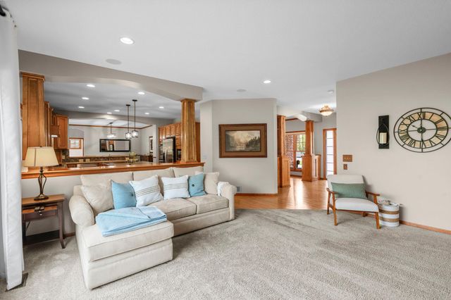 1106 Overlook Lane, Carver, MN 55315