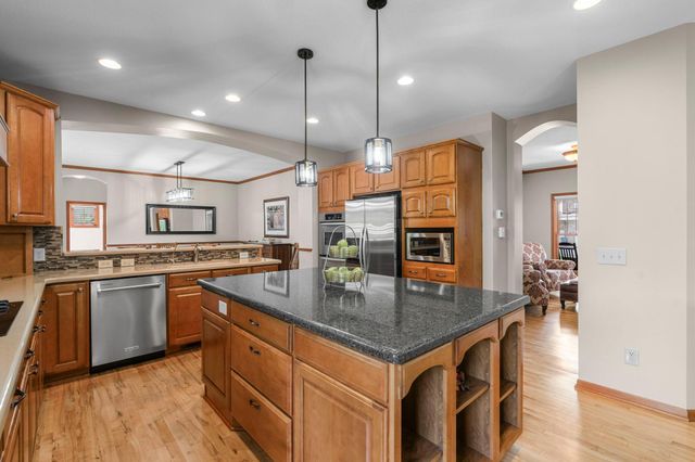 1106 Overlook Lane, Carver, MN 55315