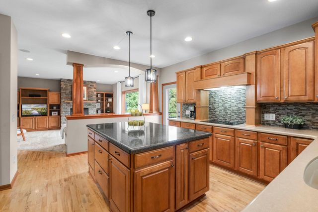 1106 Overlook Lane, Carver, MN 55315