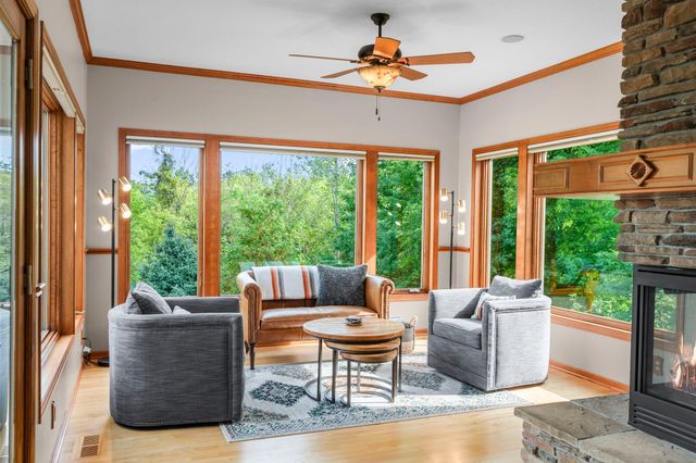 1106 Overlook Lane, Carver, MN 55315