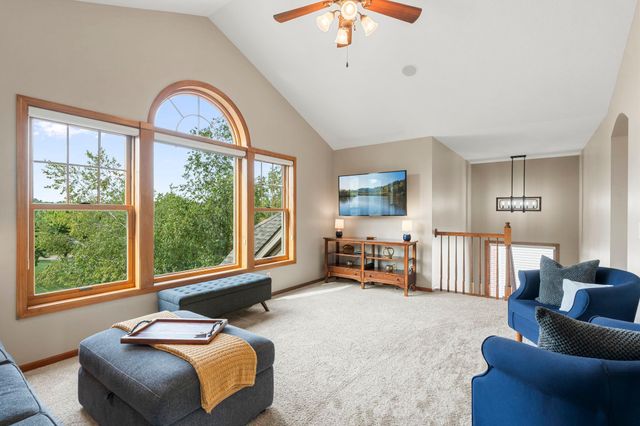 1106 Overlook Lane, Carver, MN 55315