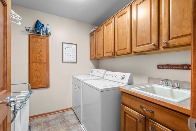 1106 Overlook Lane, Carver, MN 55315