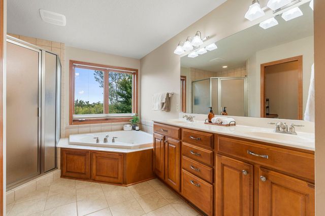 1106 Overlook Lane, Carver, MN 55315