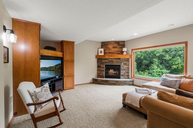 1106 Overlook Lane, Carver, MN 55315