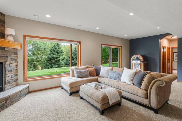 1106 Overlook Lane, Carver, MN 55315
