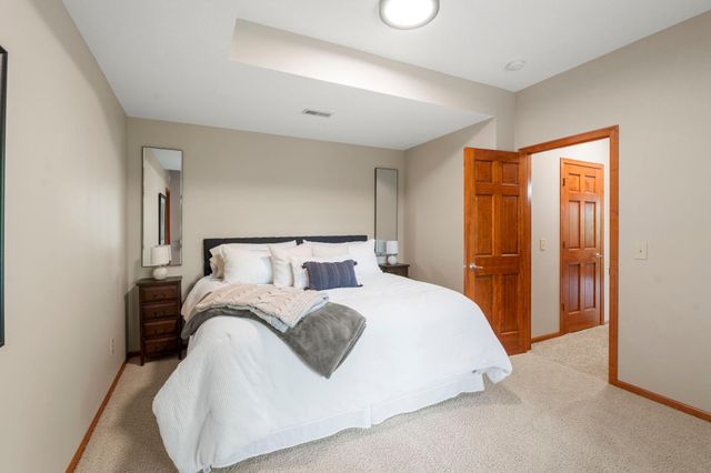 1106 Overlook Lane, Carver, MN 55315