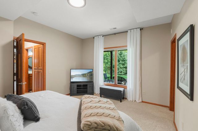 1106 Overlook Lane, Carver, MN 55315