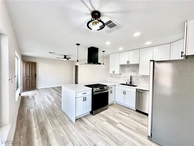 4777 Via Renaldo, Las Vegas, NV 89103