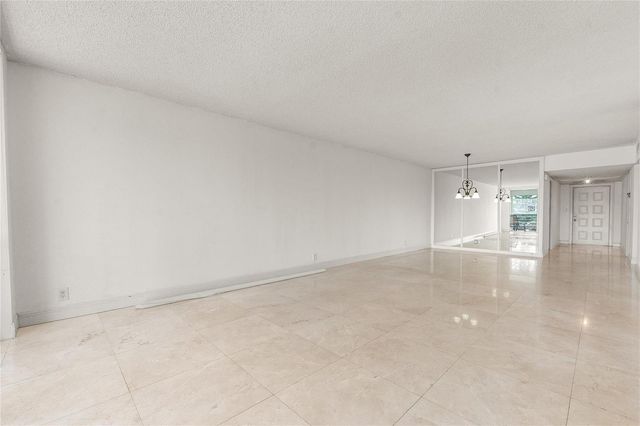 535 Oaks Drive 508, Pompano Beach, FL 33069