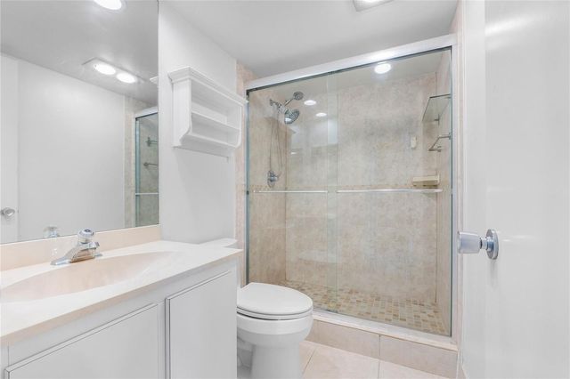 535 Oaks Drive 508, Pompano Beach, FL 33069