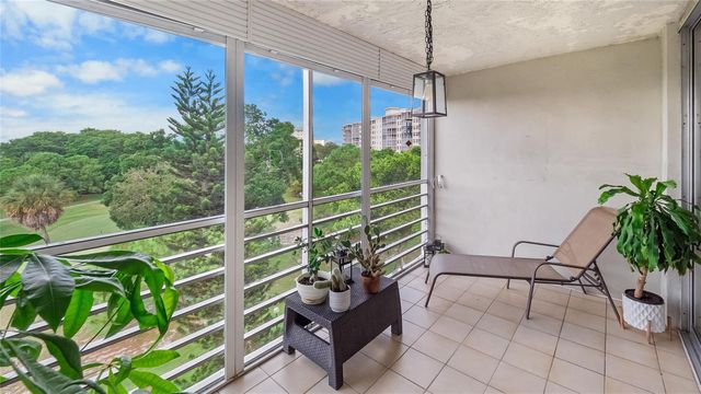 535 Oaks Drive 508, Pompano Beach, FL 33069