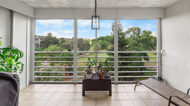 535 Oaks Drive 508, Pompano Beach, FL 33069