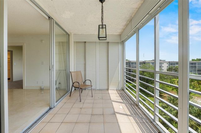 535 Oaks Drive 508, Pompano Beach, FL 33069