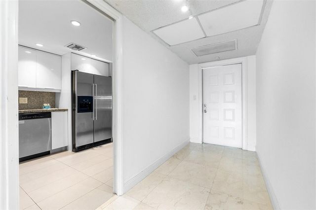 535 Oaks Drive 508, Pompano Beach, FL 33069