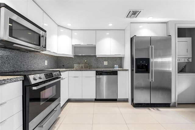 535 Oaks Drive 508, Pompano Beach, FL 33069