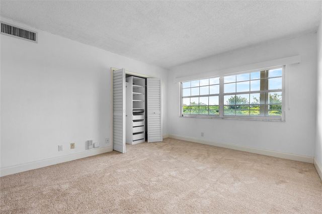 535 Oaks Drive 508, Pompano Beach, FL 33069