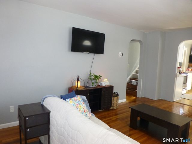 593 Mohegan Avenue Parkway, Waterford, CT 06375