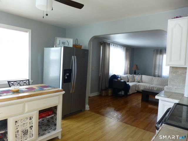 593 Mohegan Avenue Parkway, Waterford, CT 06375