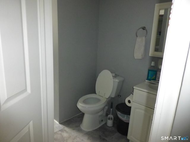 593 Mohegan Avenue Parkway, Waterford, CT 06375