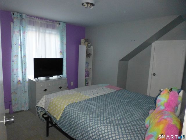 593 Mohegan Avenue Parkway, Waterford, CT 06375