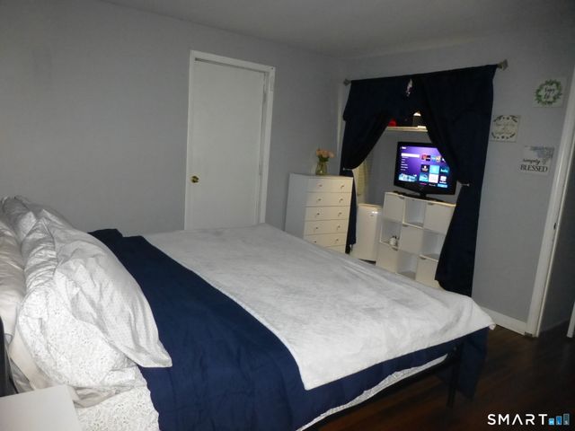 593 Mohegan Avenue Parkway, Waterford, CT 06375