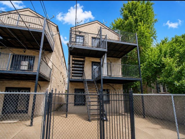 1632 S Homan Avenue, Chicago, IL 60623