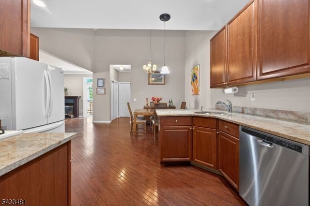 21 Samson Dr, Raritan Twp., NJ 08822