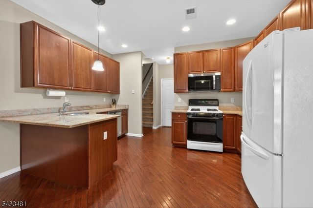 21 Samson Dr, Raritan Twp., NJ 08822