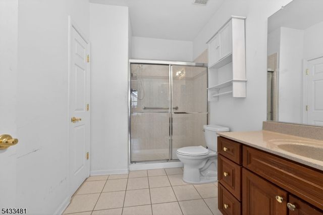 21 Samson Dr, Raritan Twp., NJ 08822