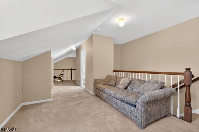 21 Samson Dr, Raritan Twp., NJ 08822
