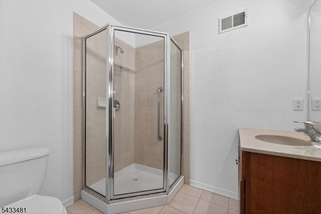 21 Samson Dr, Raritan Twp., NJ 08822