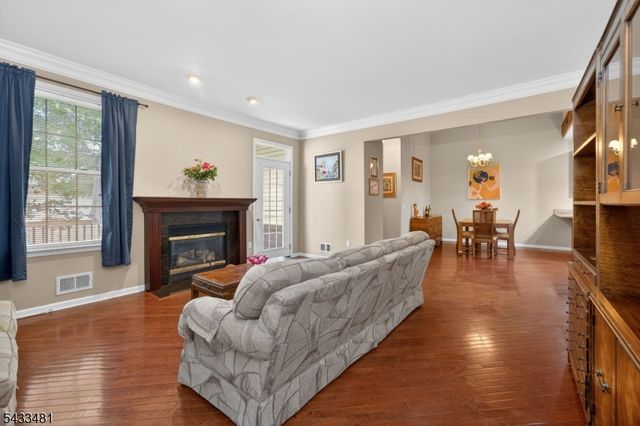 21 Samson Dr, Raritan Twp., NJ 08822