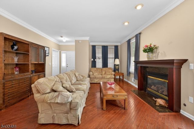 21 Samson Dr, Raritan Twp., NJ 08822