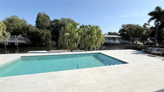 797 45TH AVENUE NE, St Petersburg, FL 33703