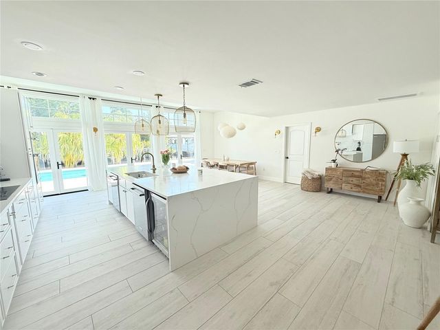 797 45TH AVENUE NE, St Petersburg, FL 33703