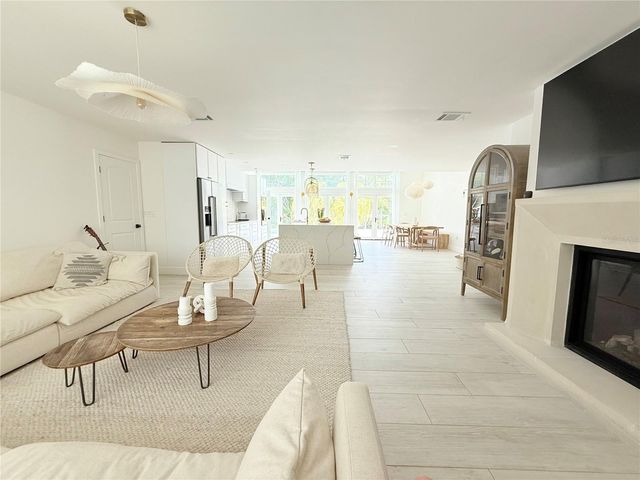 797 45TH AVENUE NE, St Petersburg, FL 33703