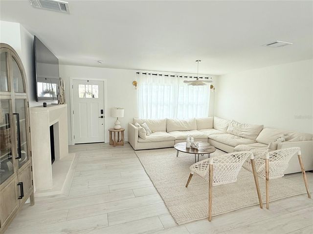 797 45TH AVENUE NE, St Petersburg, FL 33703